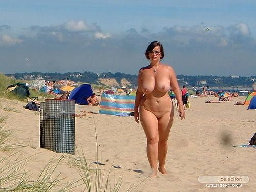 Пляжная девушка