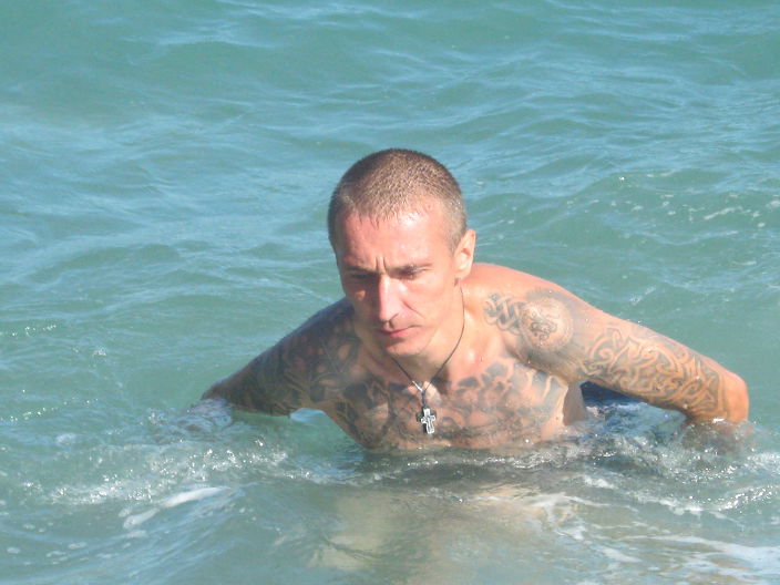 на море