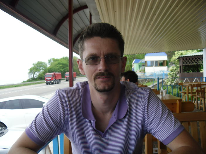 На море в кафе