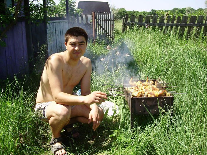 я на шашлыке