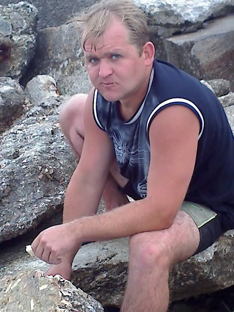 ИЩУ   девушку  с   ГОРЛОВКИ