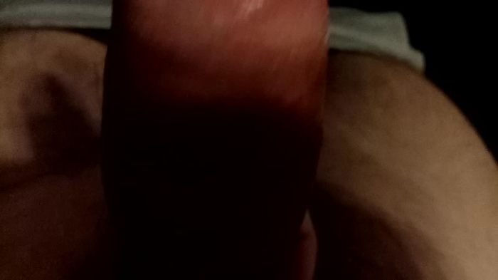 Попал спермой на стол