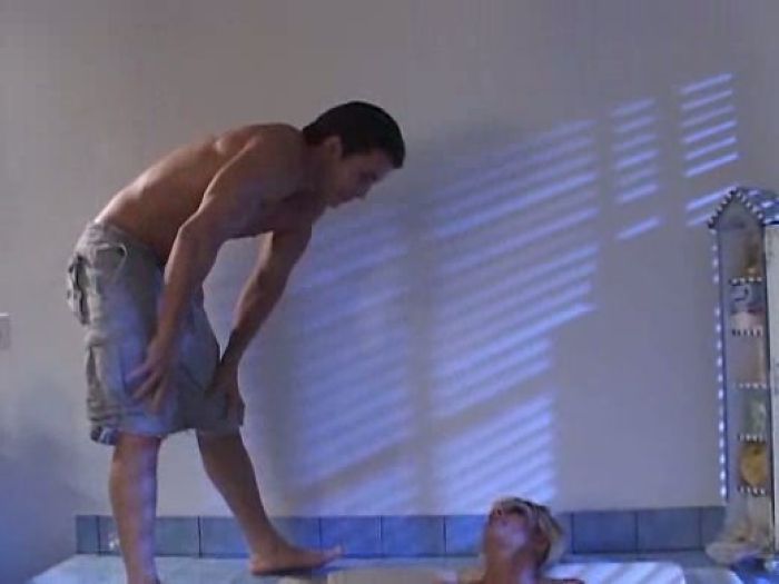 Sucking His Wunderbar In The Tub