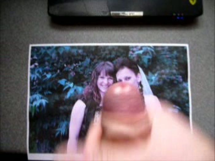 на меня и подругу