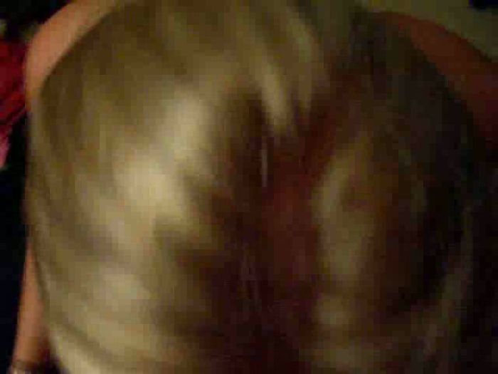 Girlfriend sucks boyfriend off