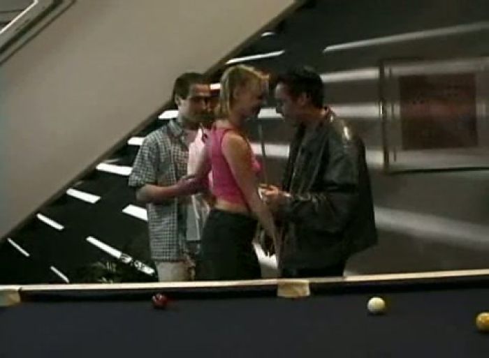 Сама сдалась