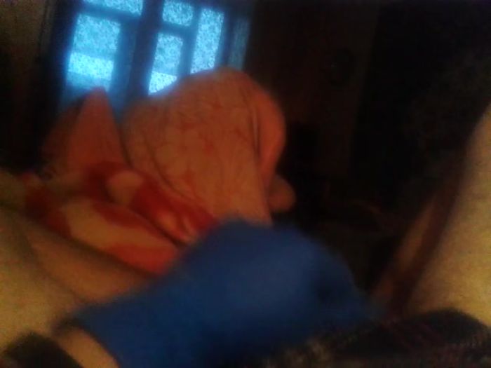 я мастурбирую в перчатках