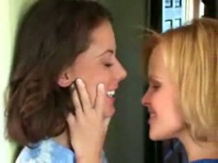 Teens kissing compilation