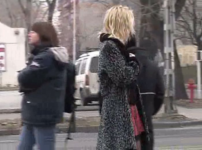 Пис на остановке