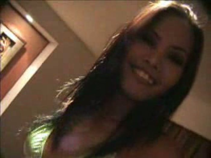 Thai bikini girl makes tourist a happy guy