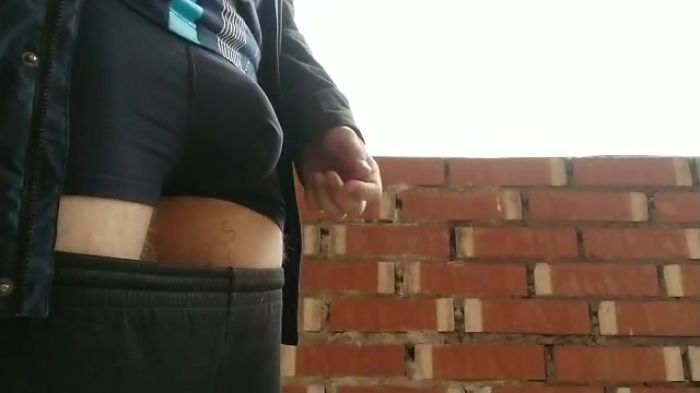 с утра на общем балконе